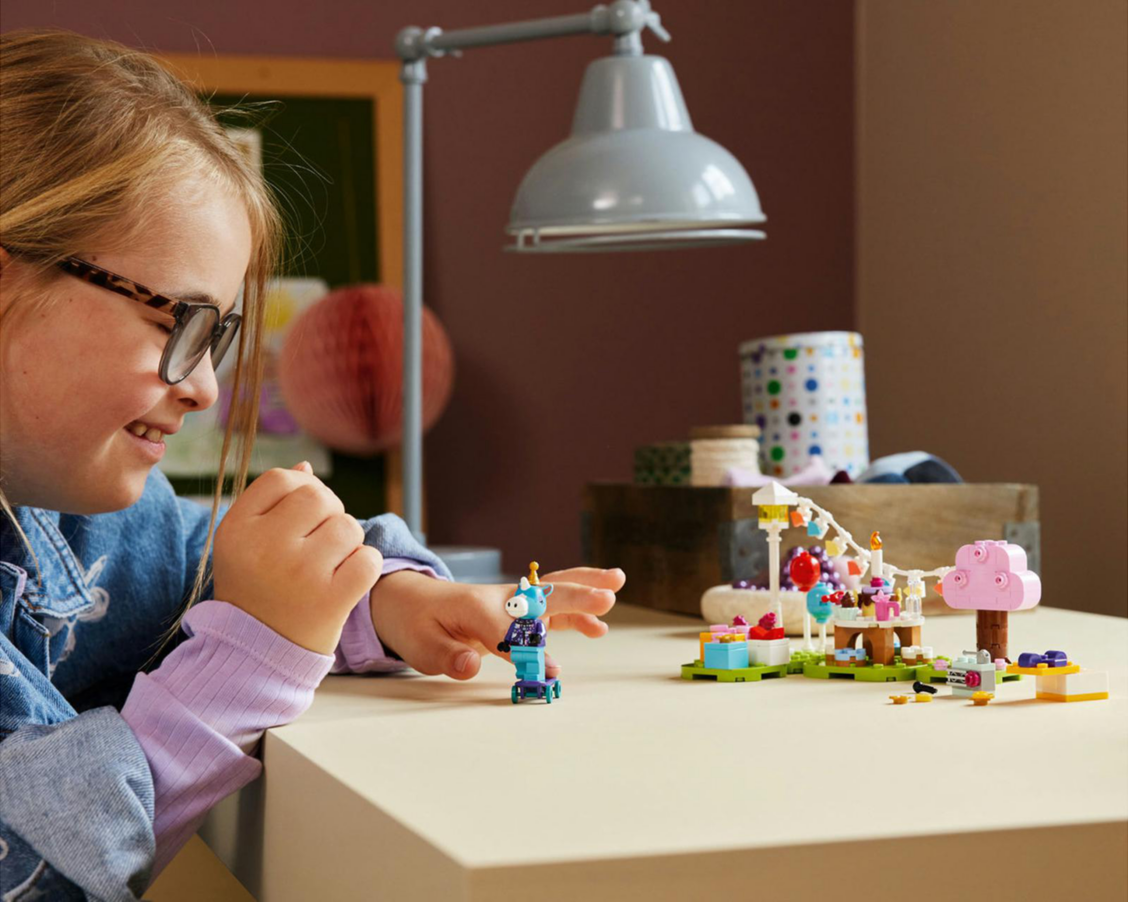 Foto 5 | LEGO Animal Crossing: Fiesta de Cumpleaños de Azulino