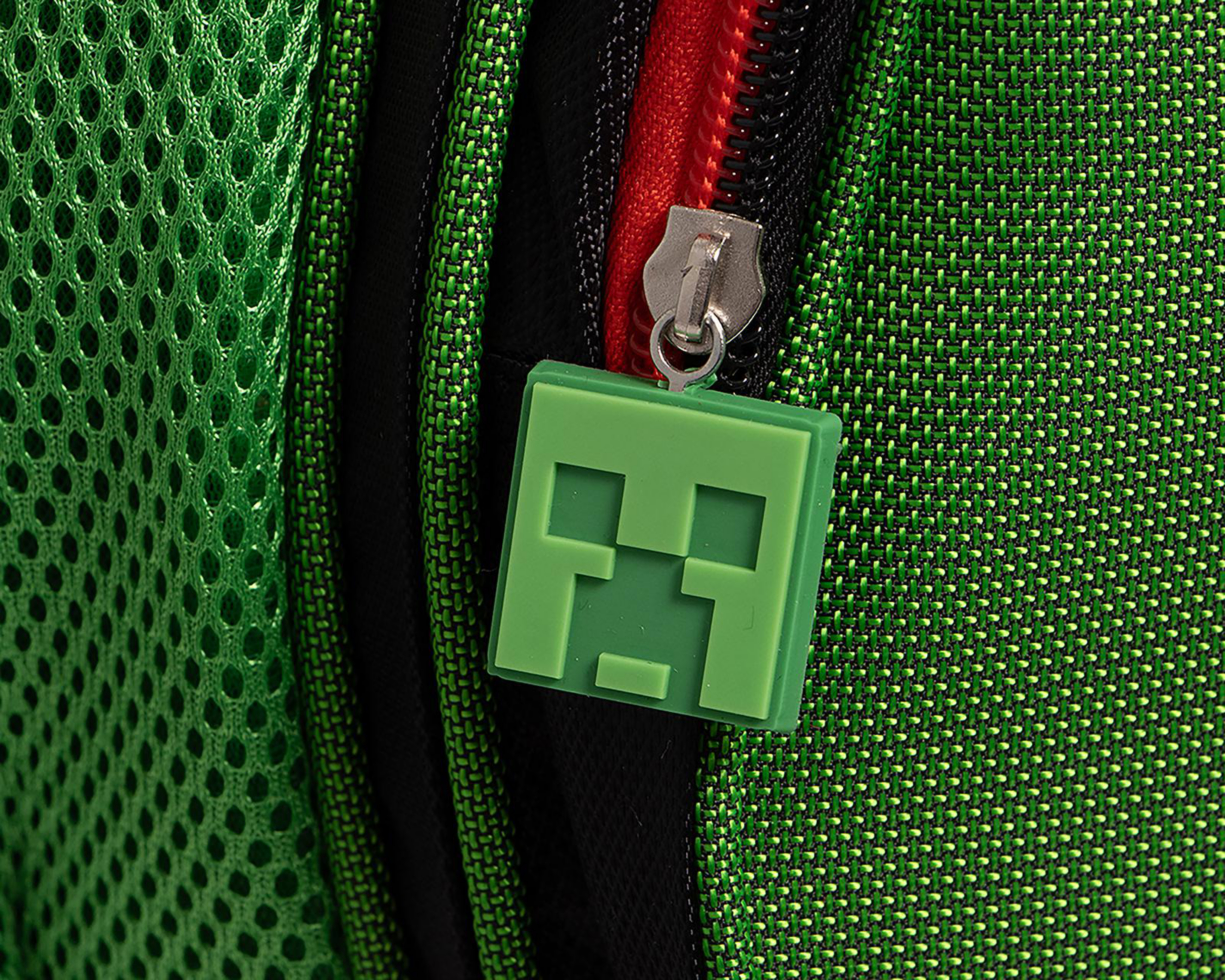 Foto 6 pulgar | Mochila con Ruedas Minecraft Estampada
