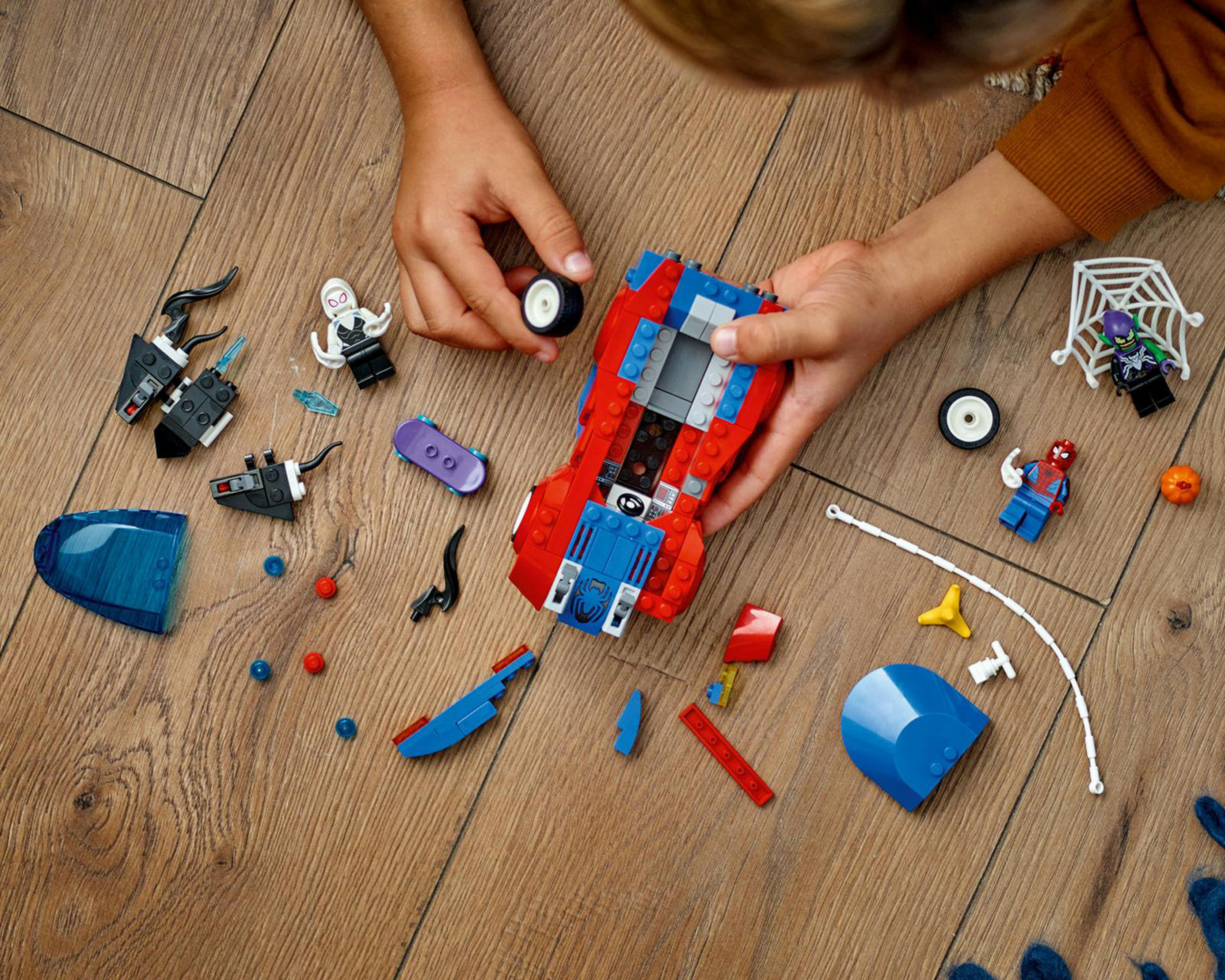 Foto 4 | LEGO Marvel: Coche de Carreras de Spider-Man y Duende Verde