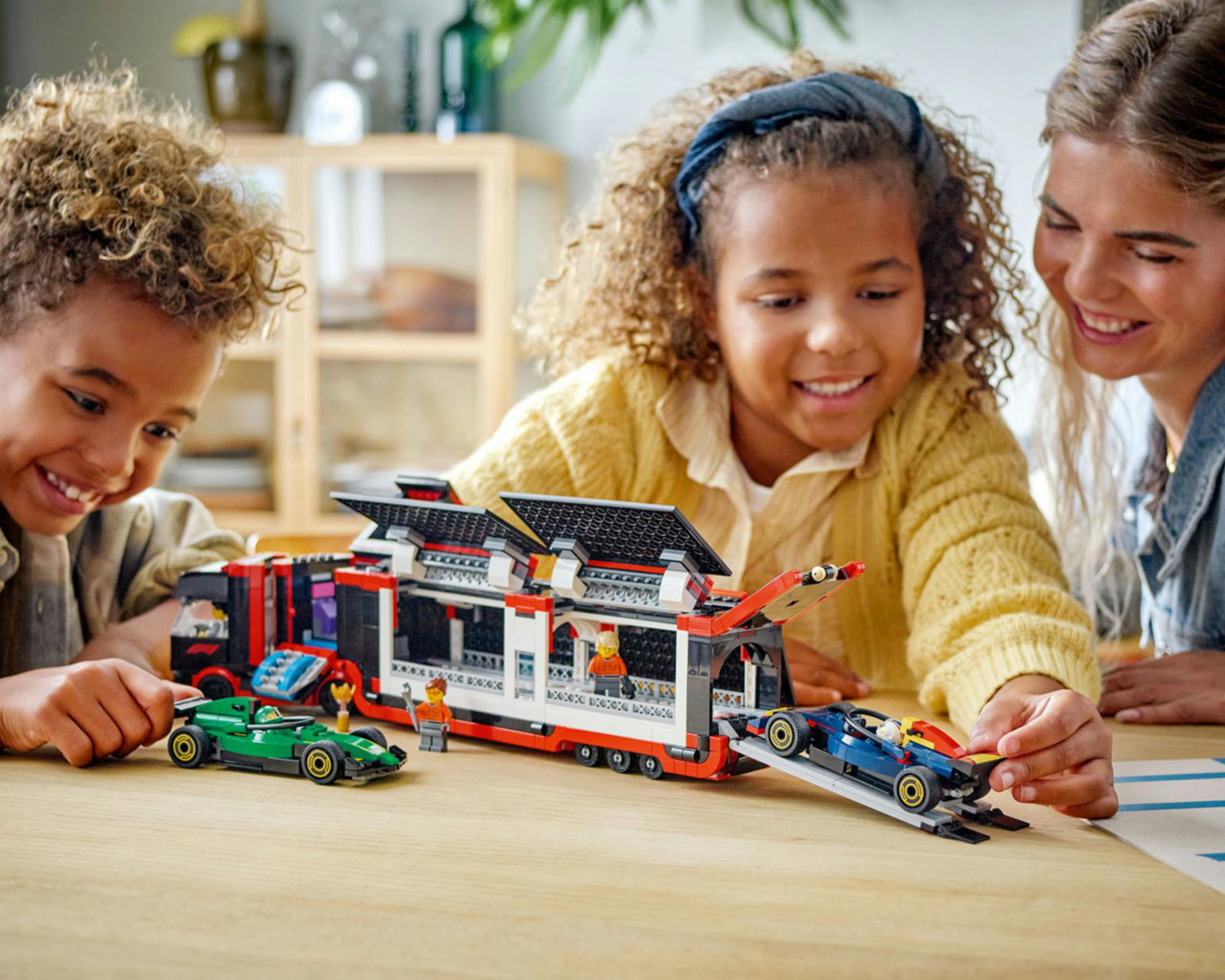 Foto 6 pulgar | LEGO City: Camión de F1 con Coches de F1 RB20 y AMR24