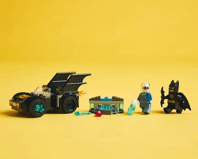 Foto 6 | LEGO DC: Batman y Batmóvil vs. Mr. Freeze