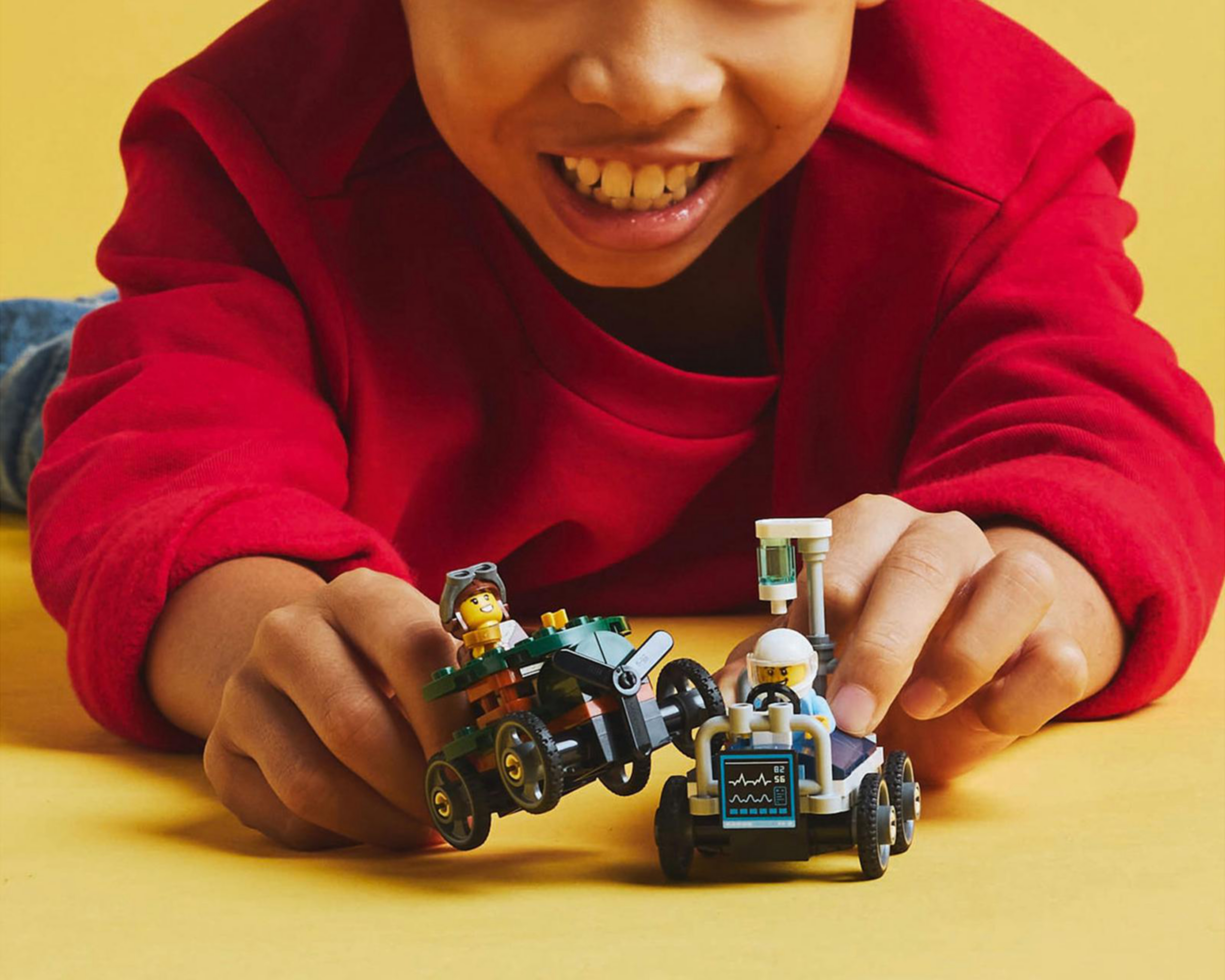 Foto 5 | LEGO City: Pack de Coches de Carreras Avión vs Cama de Hospital