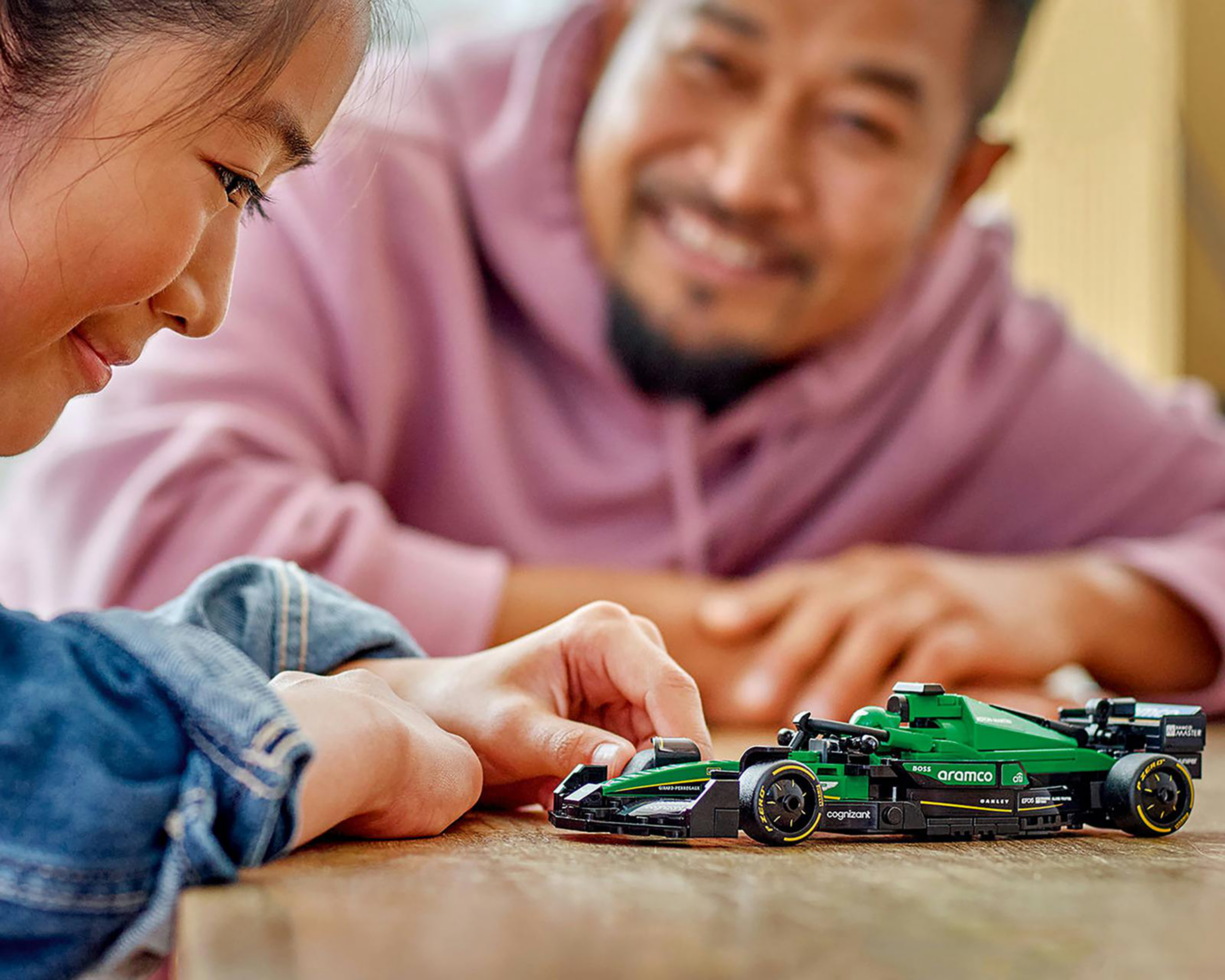 Foto 6 pulgar | LEGO Speed Champions: Coche de Carreras Aston Martin Aramco F1