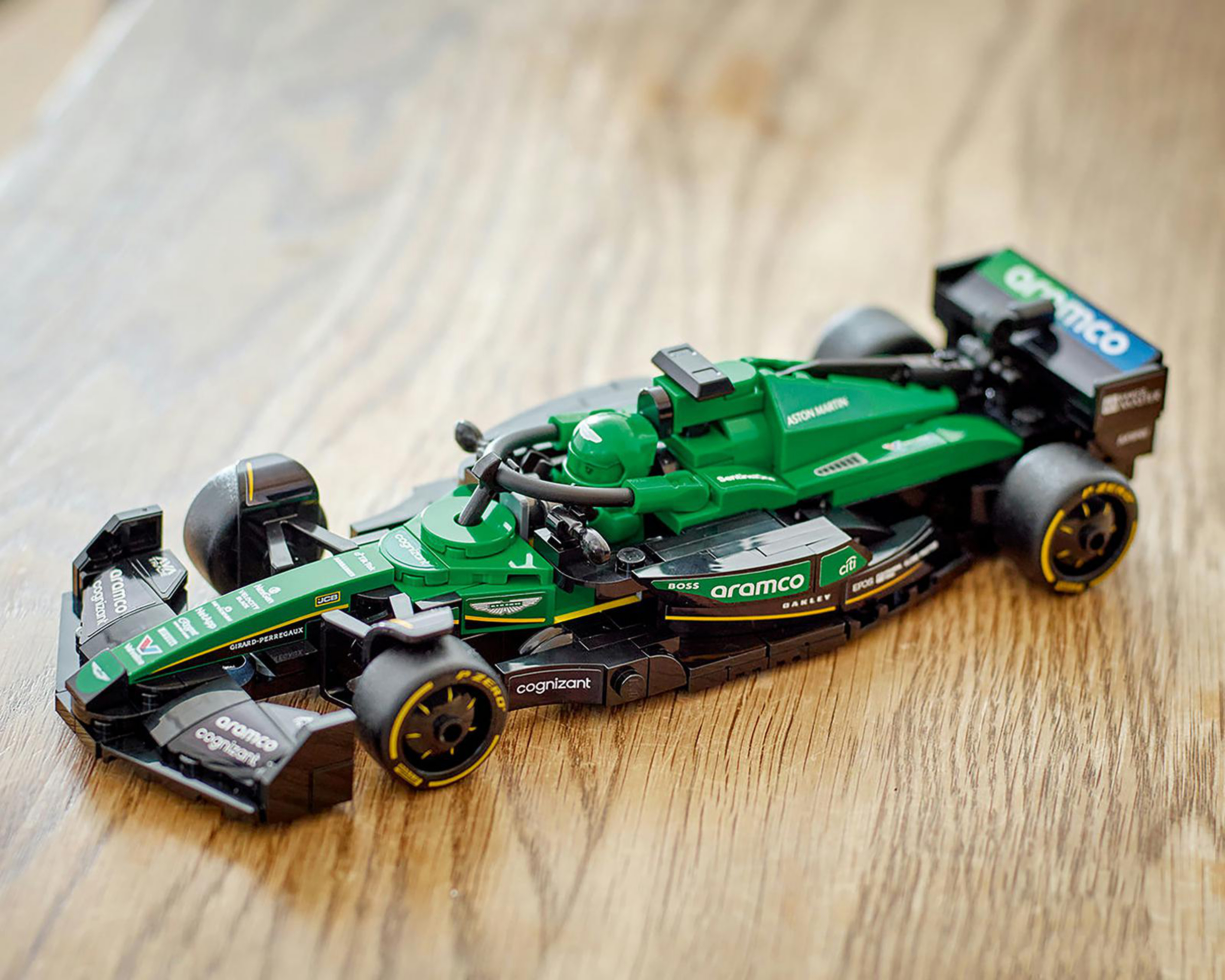 Foto 7 pulgar | LEGO Speed Champions: Coche de Carreras Aston Martin Aramco F1