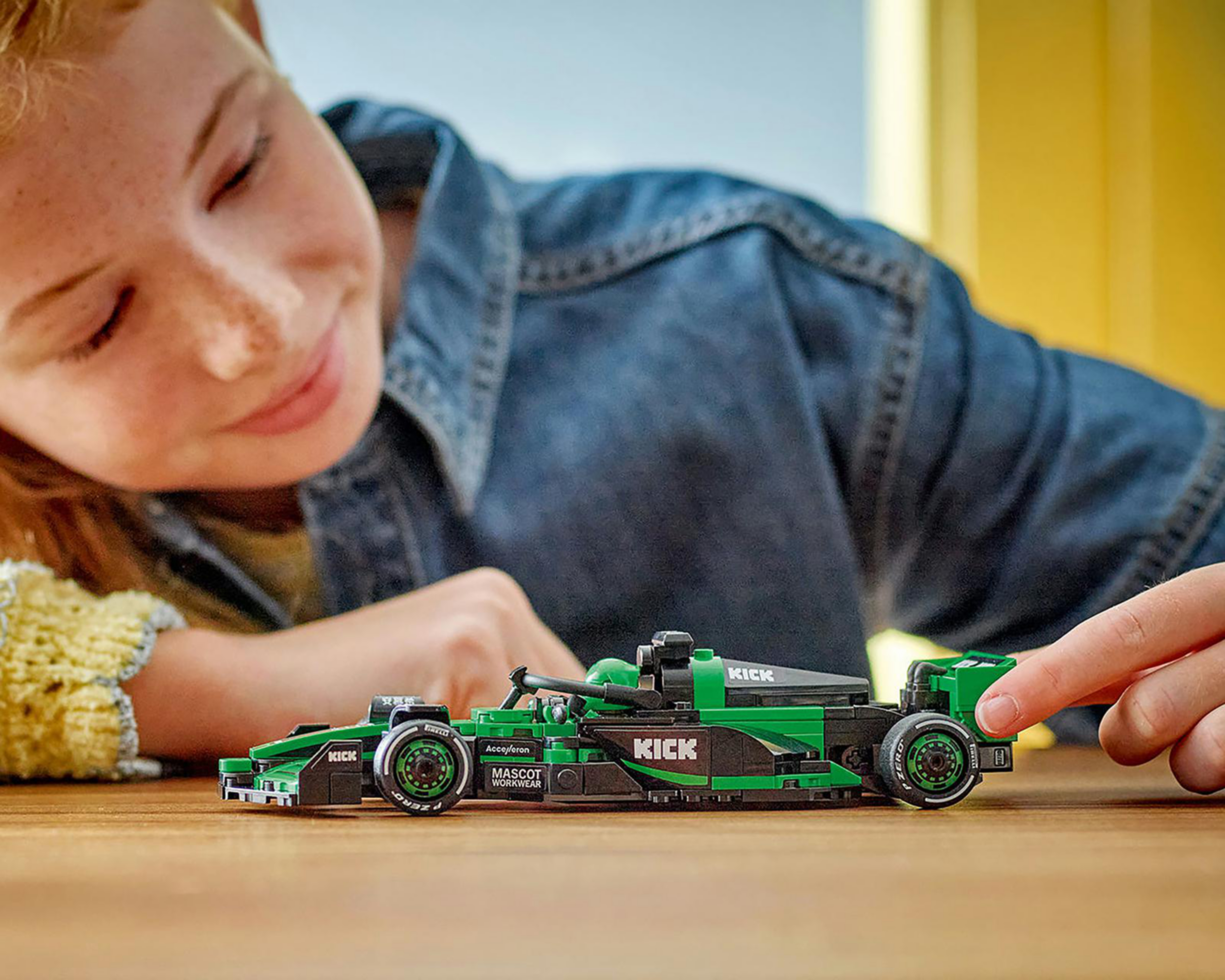 Foto 5 | LEGO Speed Champions: Coche de Carreras KICK Sauber F1 Team C44
