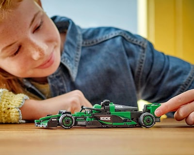 Foto 5 | LEGO Speed Champions: Coche de Carreras KICK Sauber F1 Team C44