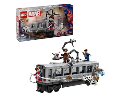 Foto 1 | LEGO Marvel: Escena del Metro de Spider-Man Contra Doc Ock