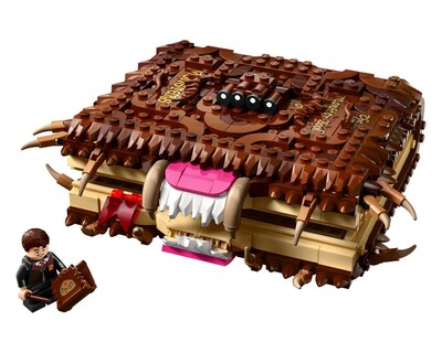 Foto 3 | LEGO Harry Potter: Monstruoso Libro de los Monstruos Mordedor
