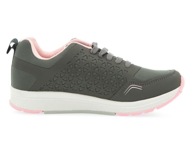 tenis grises mujer