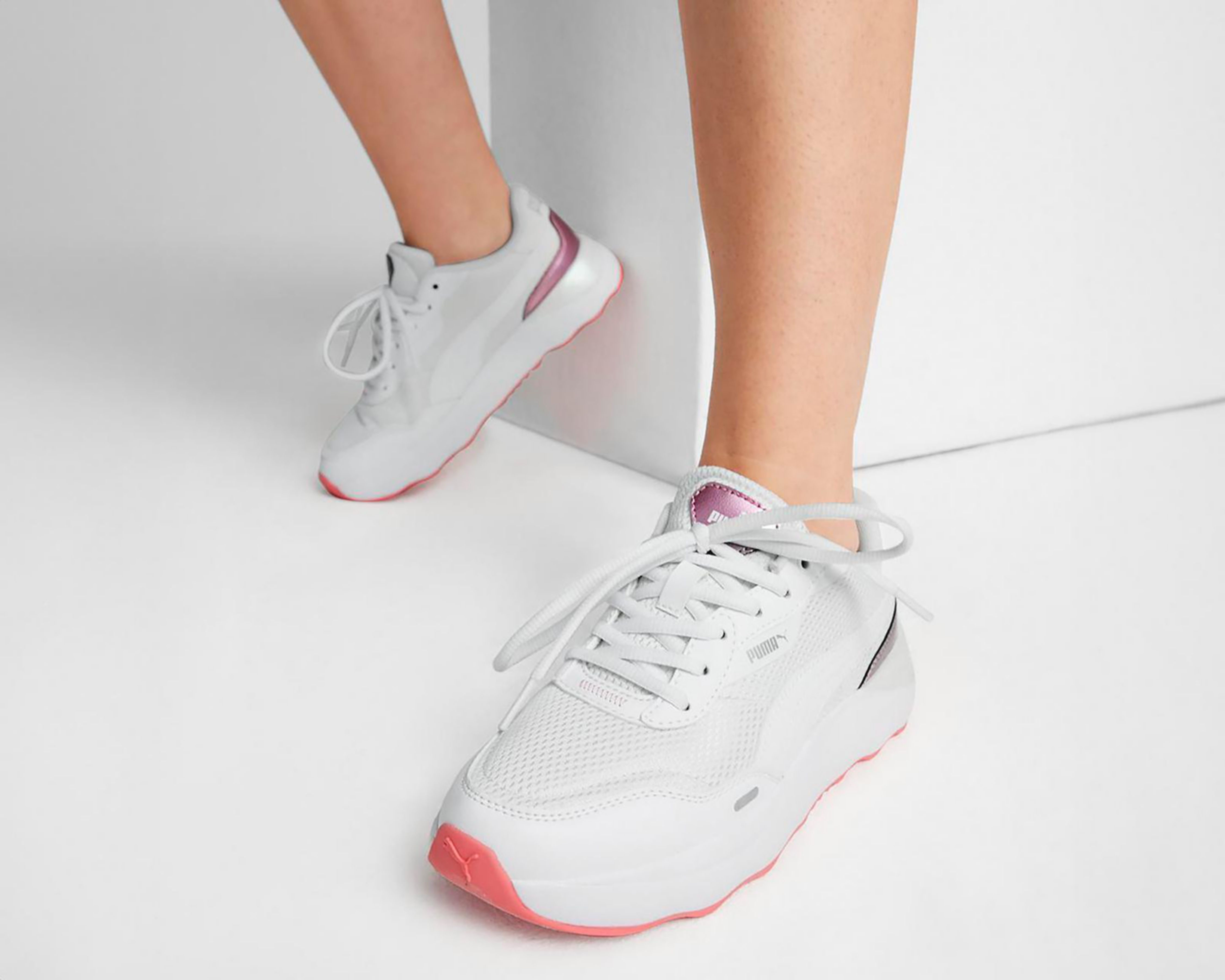 Foto 8 pulgar | Tenis Puma Runtamed Platform Girlpower para Mujer
