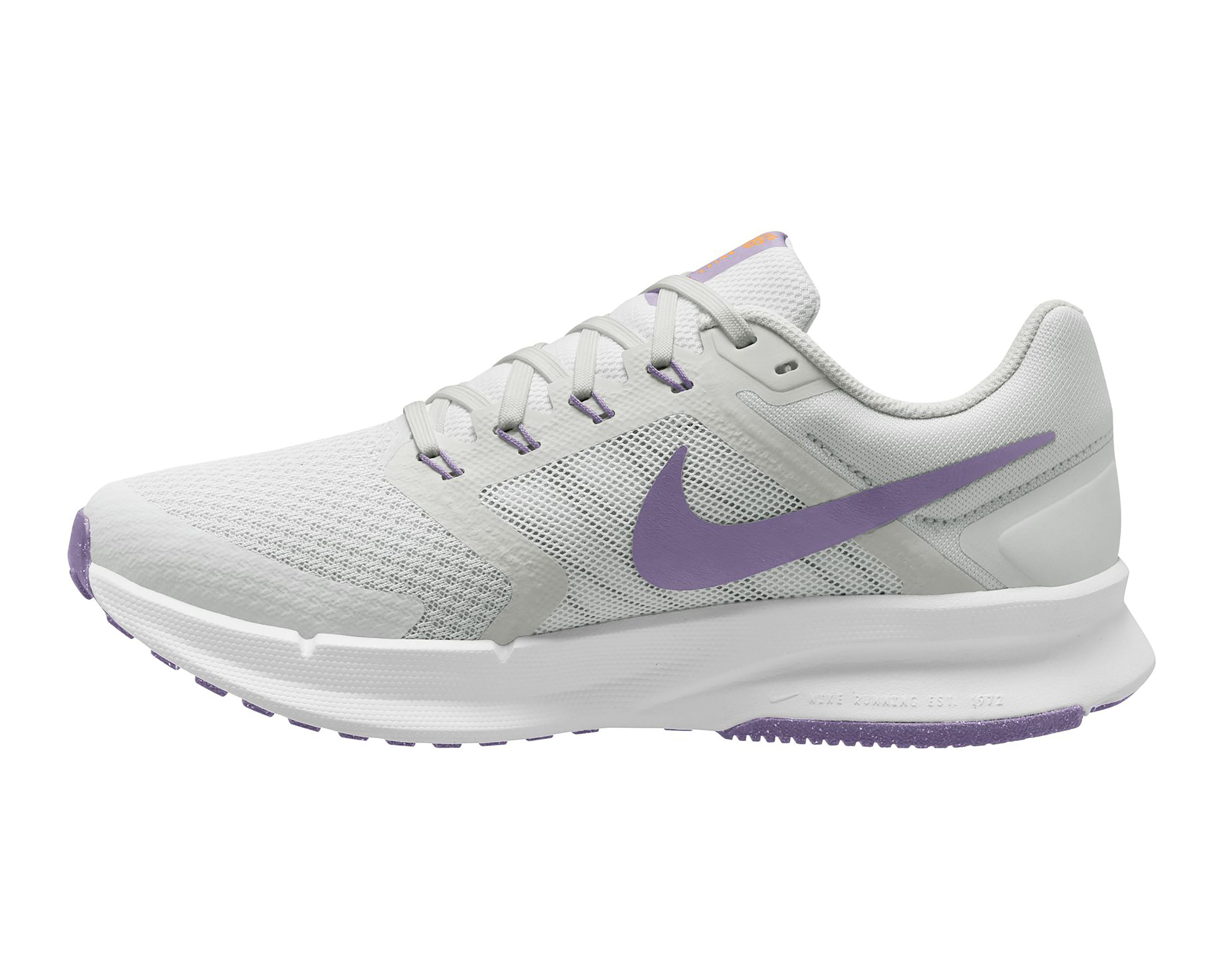 Tenis para Correr Nike Run Swift 3 para Mujer $1,339