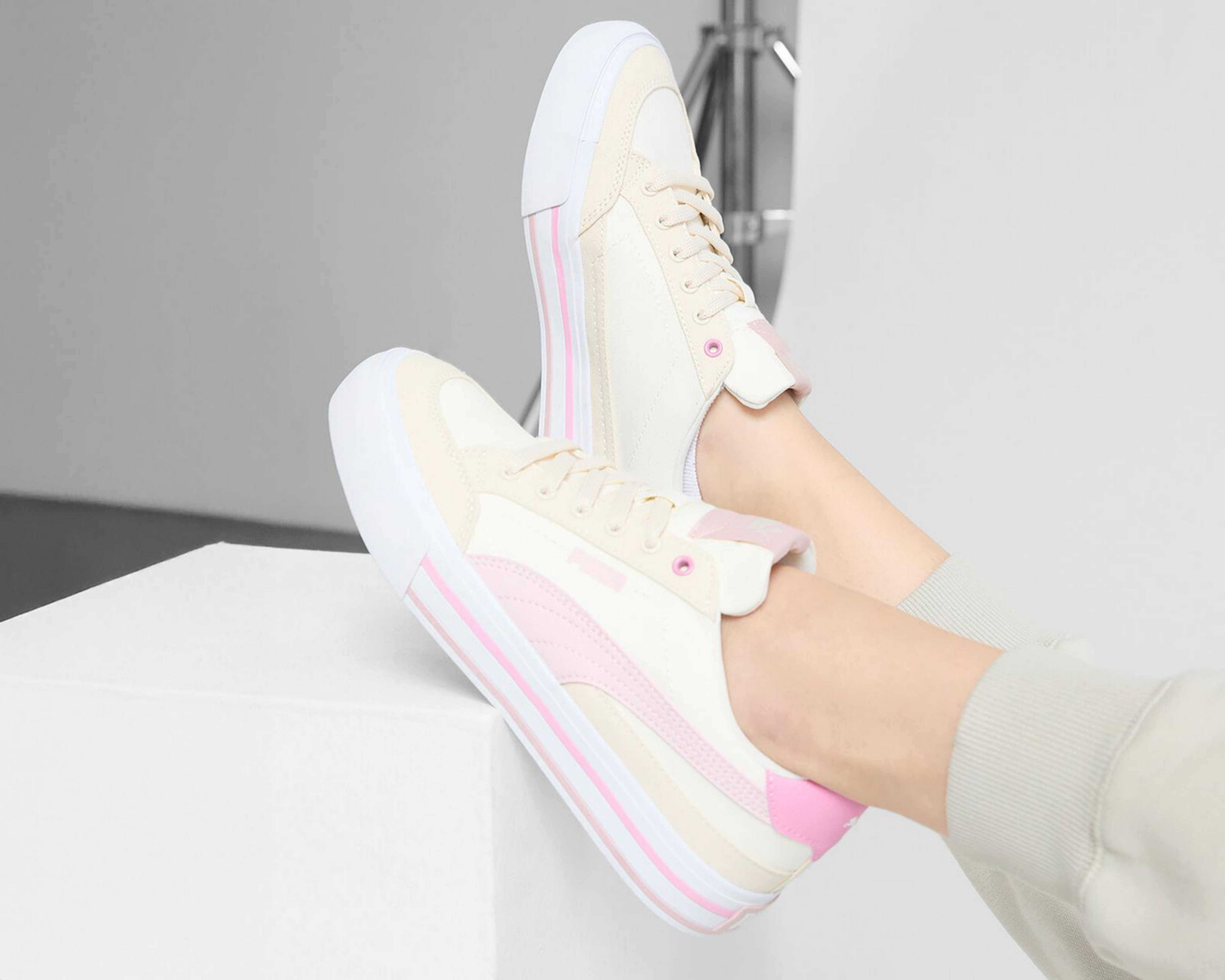 Foto 7 pulgar | Tenis Puma Court Classic Vulc para Mujer