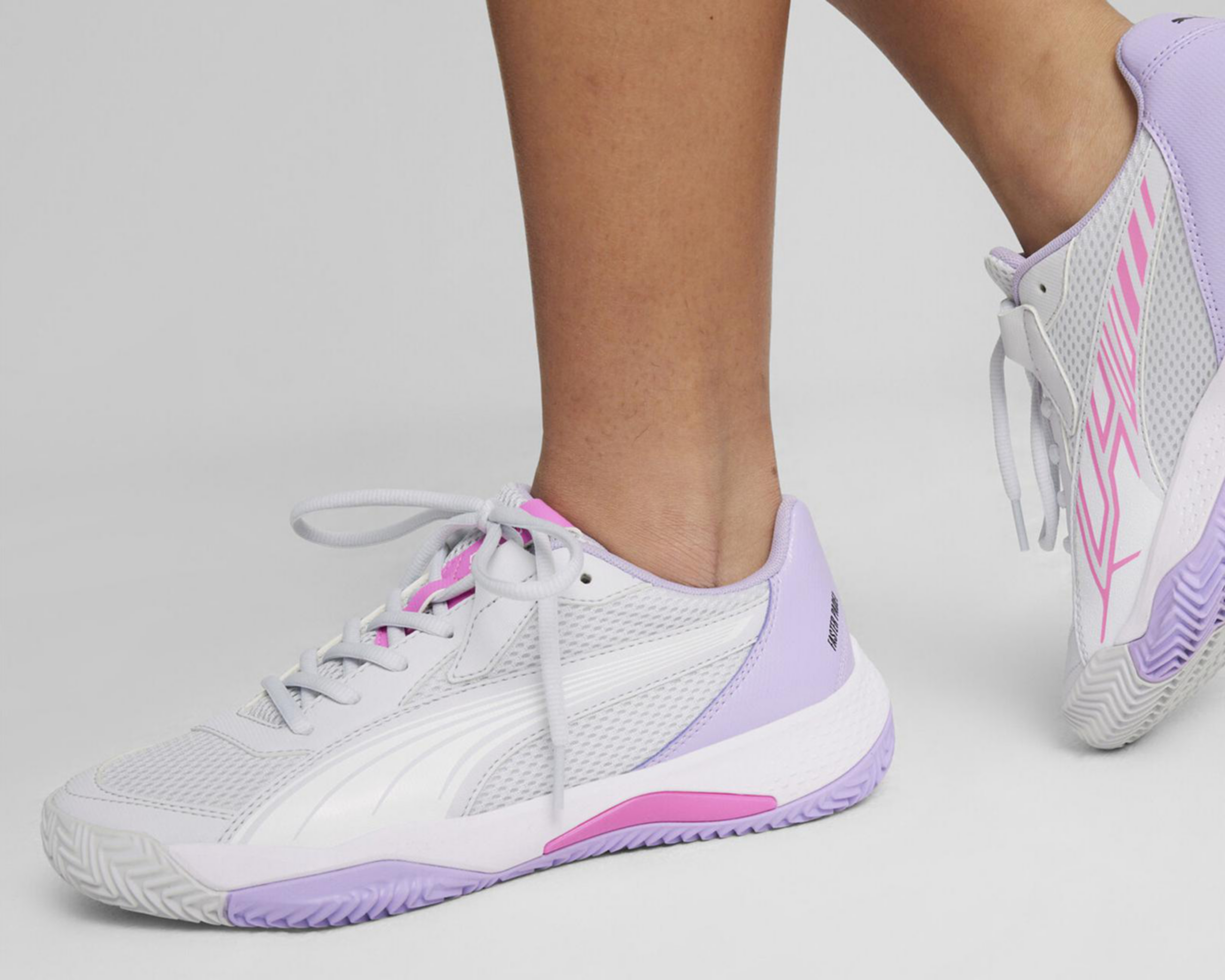 Foto 8 pulgar | Tenis para Correr Puma Nova Court para Mujer