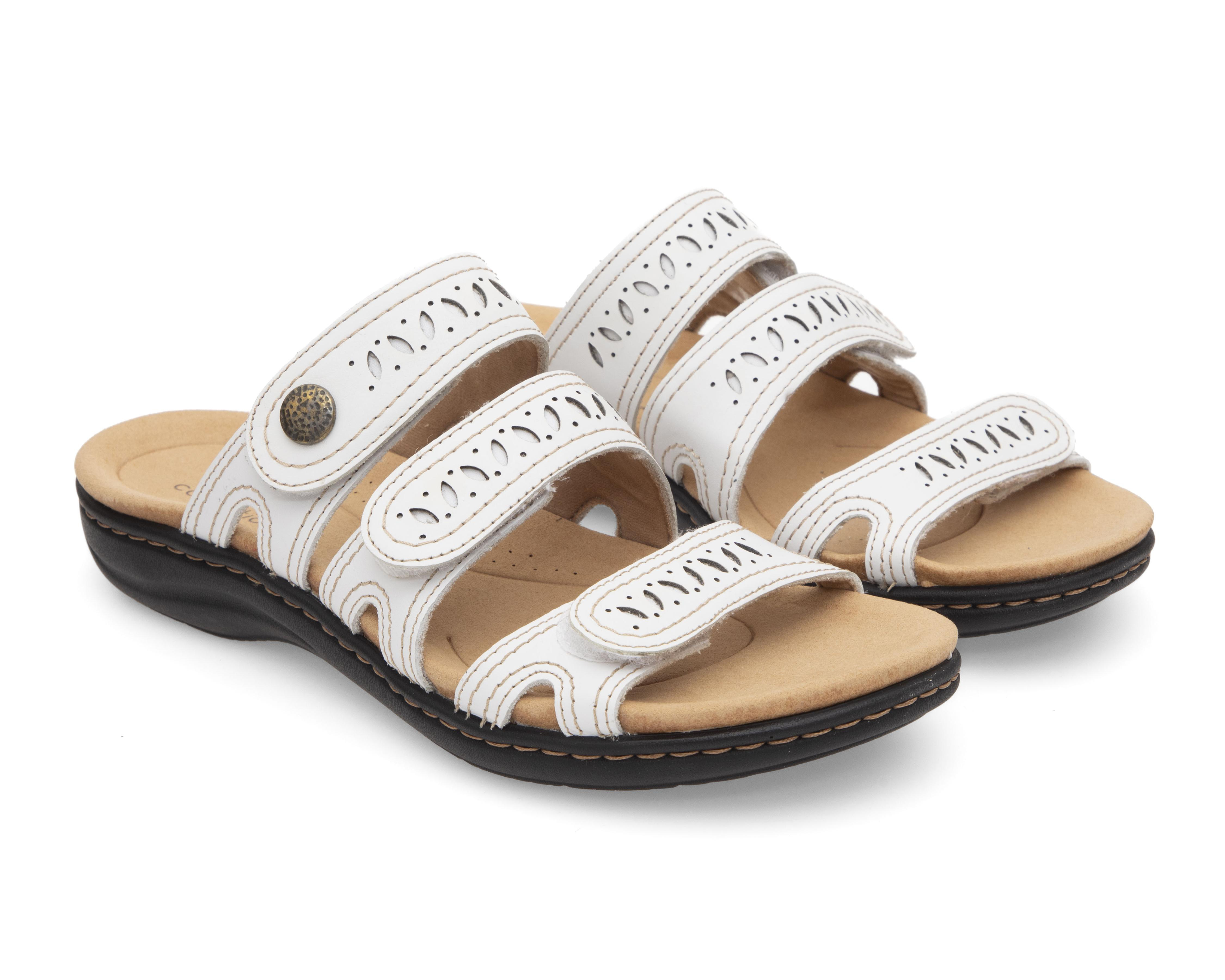 Foto 2 pulgar | Sandalias Confort Clarks de Piel para Mujer