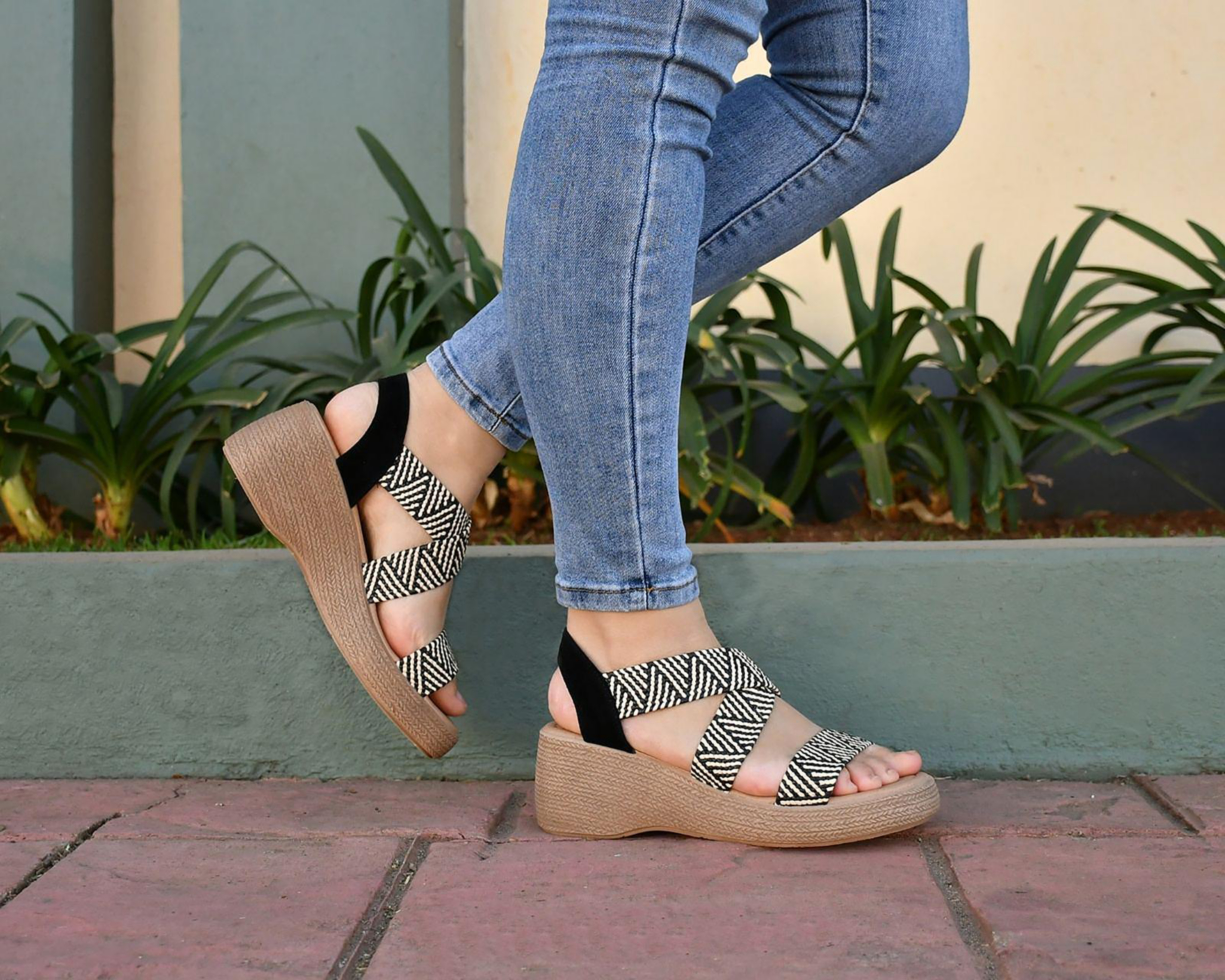 Foto 8 pulgar | Sandalias Casuales Sahara para Mujer
