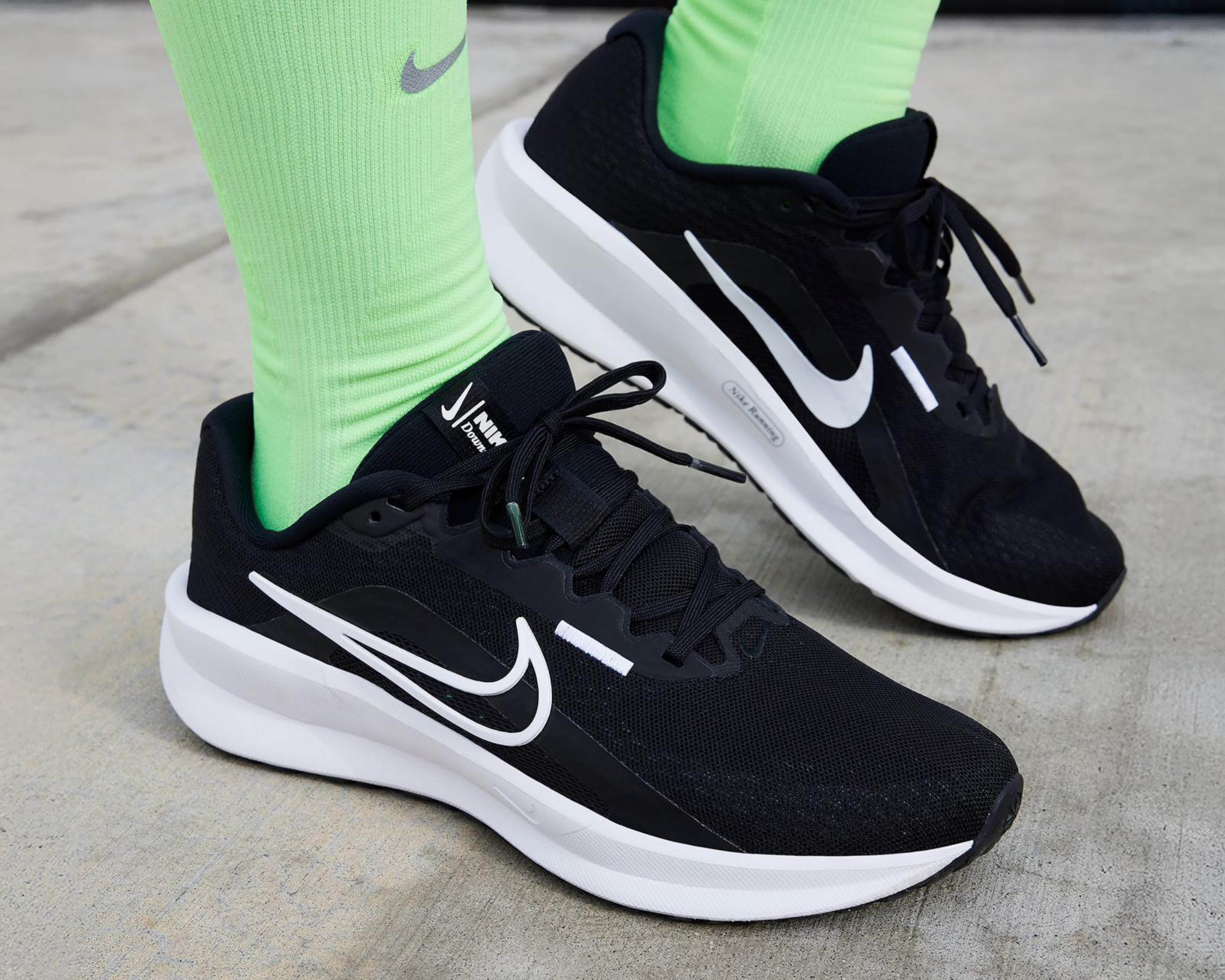 Foto 9 pulgar | Tenis para Correr Nike Downshifter 13 para Mujer